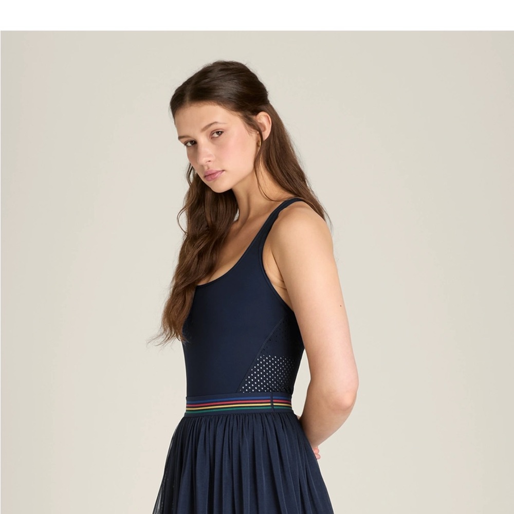 Wilson Headliner Tennis Dress - Picture 2 of 9